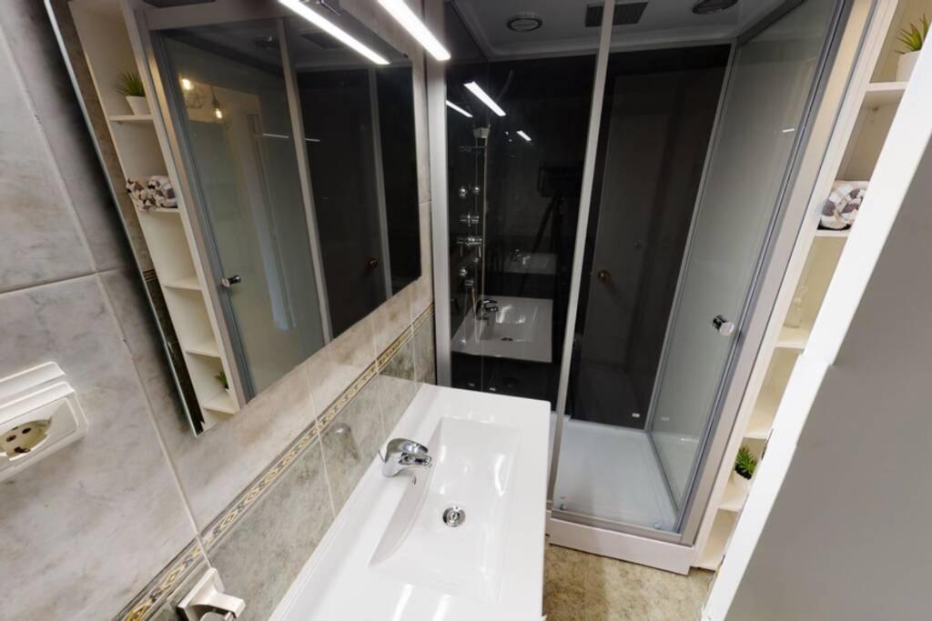 Malibu - 6 Personnes - Luxury Apartman Miami Playa Kültér fotó